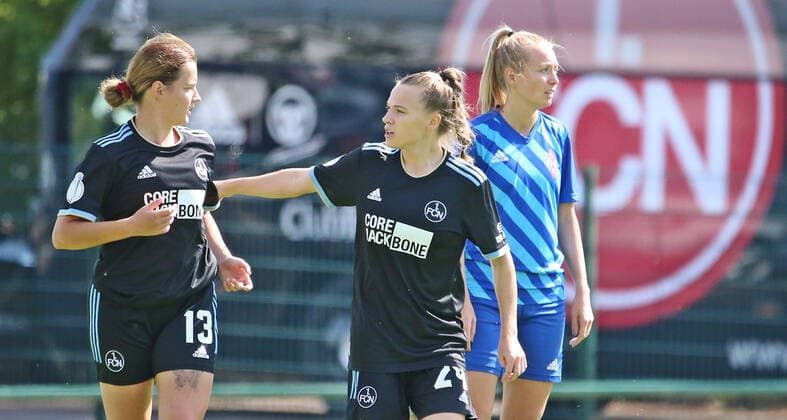 21.08.2022, xmohx, Fussball DFB Pokal Frauen , 1.FC Riegelsberg - 1.FC Nürnberg emspor, v.l. Nürnberg bejubelt das 1:0 durch Lara Felix mit Nastassja Lein (DFL DFB REGULATIONS PROHIBIT ANY USE OF PHOTOGRAPHS as IMAGE SEQUENCES and or QUASI-VIDEO) Riegelsberg