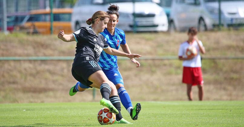 Lara Felix (Nürnberg), Sina Kirschner (Riegelsberg)21.08.2022, xmohx, Fussball DFB Pokal Frauen , 1.FC Riegelsberg - 1.FC Nürnberg emspor, v.l. (DFL DFB REGULATIONS PROHIBIT ANY USE OF PHOTOGRAPHS as IMAGE SEQUENCES and or QUASI-VIDEO) Riegelsberg