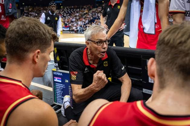 Basketball Hamburg 20.08.2022 Supercup Serbien (SRB) - Deutschland (GER) Gordon Herbert (Deutschland, Bundestrainer)