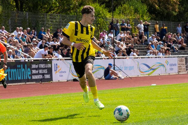 Sonntag, 21.08.2022 Saison 2022 2023 A-Junioren Bundesliga, U19 Bundesliga 2. Spieltag im Stadion am Bandsbusch, Hilden, Deutschland. VfB 03 Hilden U19 - BV Borussia Dortmund U19. Noa-Gabriel Simic (Borussia Dortmund U19 7)