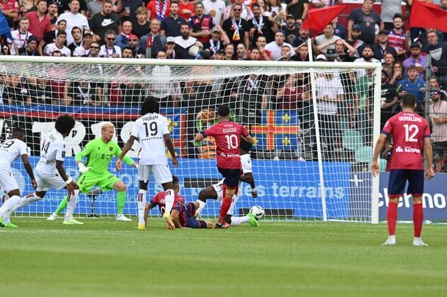 But de Saif-eddine Khaoui (clermont) vs Dante (nice) FOOTBALL : Clermont Foot vs OGC Nice - Ligue 1 Uber Eats - 21 08 2022 FredericChambert Panoramic 