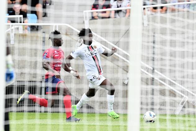 Alidu Seidu (clermont) vs Jordan Lotomba (nice) FOOTBALL : Clermont Foot vs OGC Nice - Ligue 1 Uber Eats - 21 08 2022 FredericChambert Panoramic 