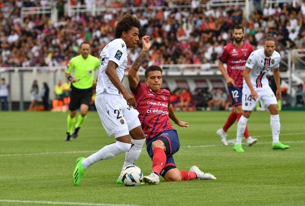 Vivalto Borges (clermont) vs Calvin Stengs (nice) FOOTBALL : Clermont Foot vs OGC Nice - Ligue 1 Uber Eats - 21 08 2022 FredericChambert Panoramic 
