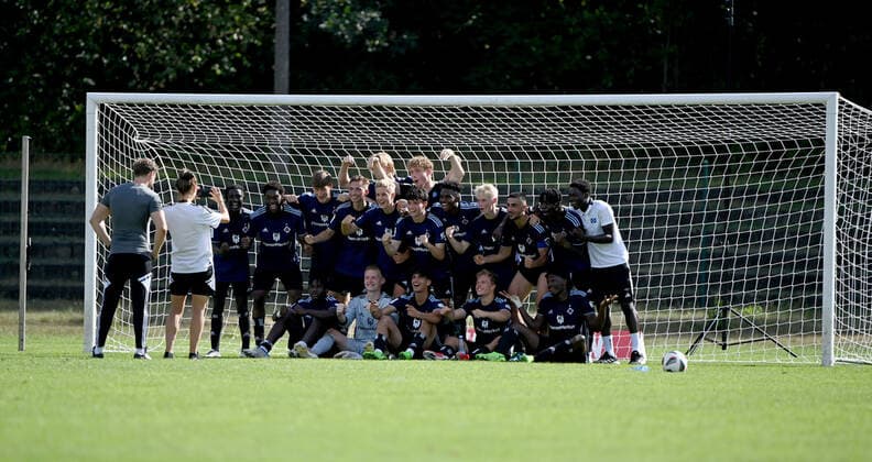 Fussball, U 19, Saison 2022 23, A-Junioren Bundesliga, Staffel Nord Nordost (2. Spieltag), 1. FC Union Berlin - Hamburger SV, HSV-Jubel nach dem Abpfiff, 21.08. 2022,