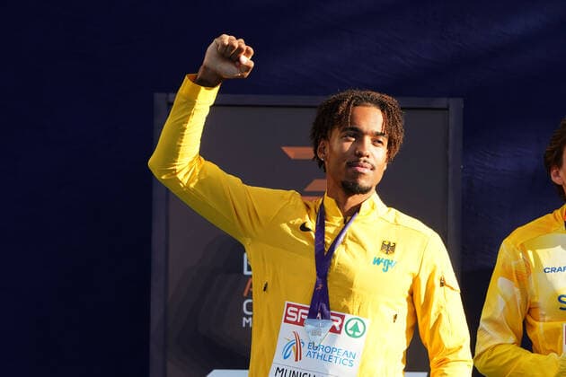 European Championships Munich 2022, Leichtathletik EM, Europa Leichtathletikmeisterschaften München 2022, 12.08-21.08.2022, Olympiastadion München, Stabhochsprung Männer Finale, Bo Kanda Lita Baehre, Deutschland, Siegerehrung mit Silbermedaille , Foto: Gladys chai von der Laage