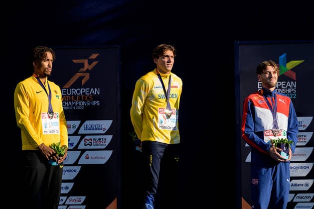 220821 Bo Kanda Lita Bahre of Germany, Armand Duplantis of Sweden and Pal Haugen Lillefosse of Norway celebrate at the medal ceremony for men?s pole vault during day 11 of the European Championships on August 21, 2022 in Munich. Photo: Vegard Grott BILDBYRAN kod VG VG0339 friidrott athletics friidrett europamästerskap em em 2022 european championships munich 2022 munchen-em day 11 bbeng jubel celebration em-guld stavhopp pole vault sverige norge sweden norway Copyright: VEGARDxGRoTT BB220821VG020