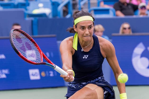 August 21, 2022, Mason, Ohio, USA: Caroline Garcia (FRA) hits a forehand shot during the championship of the Western and Southern Open at the Lindner Family Tennis Center, Mason, Oh. Mason USA - ZUMAs304 20220821_zaf_s304_027 Copyright: xScottxStuartx