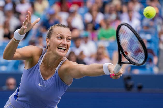 August 21, 2022, Mason, Ohio, USA: PETRA KVITOVA of Czech Republic hits a backhand shot during the women s singles final of the Western and Southern Open at the Lindner Family Tennis Center. Mason USA - ZUMAs304 20220821_zaf_s304_038 Copyright: xScottxStuartx