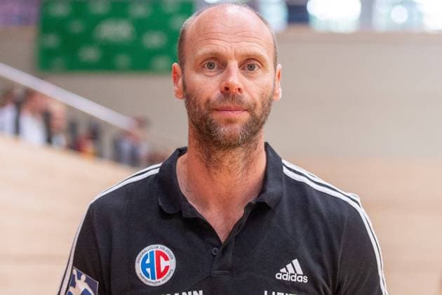 Halle, Deutschland 21. August 2022: Testspiel Handball - 2022 2023 - SC Magdeburg vs. HC Erlangen Co Trainer Olafur Stefansson (Erlangen) SWH.arena Sachsen-Anhalt Copyright: xFotostandx xBallaschx
