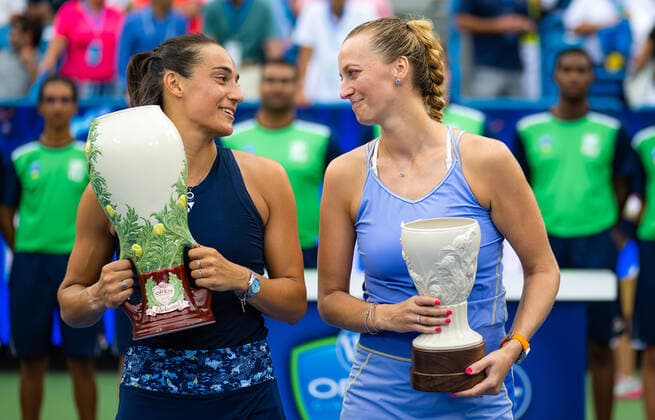 August 21, 2022, CINCINNATI, UNITED STATES: Caroline Garcia of France & Petra Kvitova of the Czech Republic pose with their trophies after the final of the 2022 Western & Southern Open WTA, Tennis Damen 1000 tennis tournament CINCINNATI UNITED STATES - ZUMAa181 20220821_zaa_a181_153 Copyright: xRobxPrangex