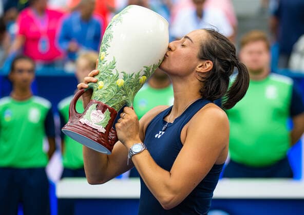 August 21, 2022, CINCINNATI, UNITED STATES: Caroline Garcia of France poses with the champions trophy after winning the final of the 2022 Western & Southern Open WTA, Tennis Damen 1000 tennis tournament against Petra Kvitova of the Czech Republic CINCINNATI UNITED STATES - ZUMAa181 20220821_zaa_a181_154 Copyright: xRobxPrangex