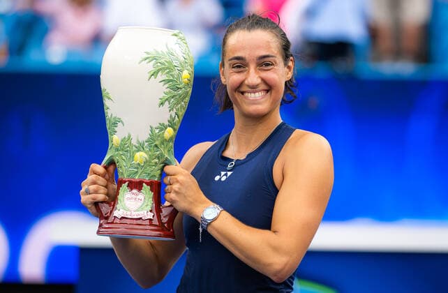 August 21, 2022, CINCINNATI, UNITED STATES: Caroline Garcia of France poses with the champions trophy after winning the final of the 2022 Western & Southern Open WTA, Tennis Damen 1000 tennis tournament against Petra Kvitova of the Czech Republic CINCINNATI UNITED STATES - ZUMAa181 20220821_zaa_a181_156 Copyright: xRobxPrangex