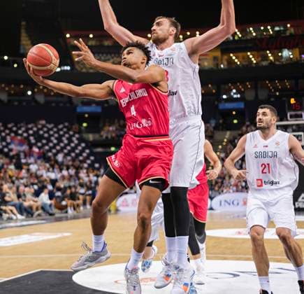 Maodo Lo (GER), Nikola Milutinov (SRB) 20.08.22, Hamburg, Deutschland vs. Serbien, FIBA, DBB, Basketball Supercup 2022 Â