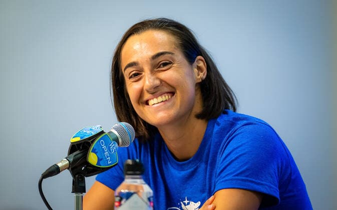 August 21, 2022, CINCINNATI, UNITED STATES: Caroline Garcia of France talks to the media after winning the final of the 2022 Western & Southern Open WTA, Tennis Damen 1000 tennis tournament against Petra Kvitova of the Czech Republic CINCINNATI UNITED STATES - ZUMAa181 20220821_zaa_a181_163 Copyright: xRobxPrangex