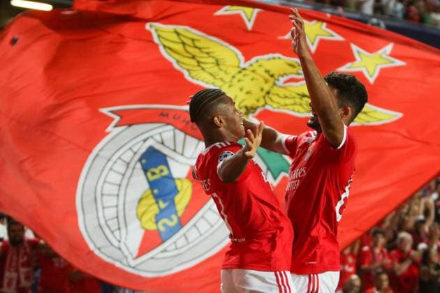 Sport Bilder des Tages SL Benfica and FC Dynamo Kyiv - UEFA Champions League David Neres forward of SL Benfica celebrates with Goncalo Ramos after score a goal during the UEFA Champions League play-off round match between SL Benfica and FC Dynamo Kyiv, in Lisbon, Portugal, on August 23, 2022. Valter Gouveia SPP Copyright: xValterxGouveia SPPx valter_gouveia_sports_press_photo_170527