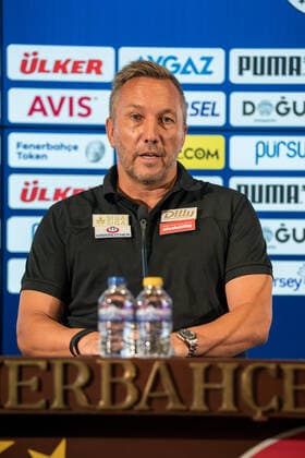 SOCCER - UEFA EL, Fenerbahce vs A.Wien ISTANBUL,TURKEY,24.AUG.22 - SOCCER - UEFA Europa League, play off, Fenerbahce Istanbul vs FK Austria Wien, preview, press conference, PK, Pressekonferenz A.Wien. Image shows head coach Manfred Schmid (A.WIen).  GEPAxpictures xJohannesxFriedl