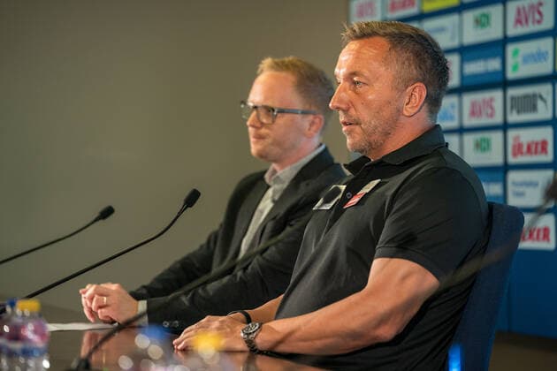 SOCCER - UEFA EL, Fenerbahce vs A.Wien ISTANBUL,TURKEY,24.AUG.22 - SOCCER - UEFA Europa League, play off, Fenerbahce Istanbul vs FK Austria Wien, preview, press conference, PK, Pressekonferenz A.Wien. Image shows head coach Manfred Schmid (A.WIen).  GEPAxpictures xJohannesxFriedl