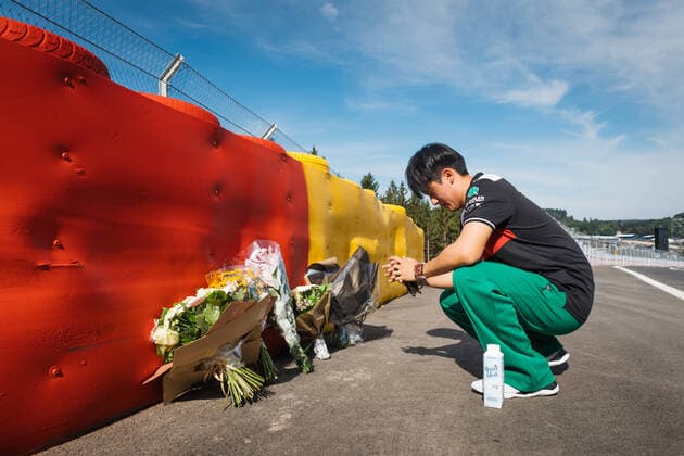 ZHOU Guanyu (chi), Alfa Romeo F1 Team ORLEN C42, portrait trackwalk, Anthoine Hubert tribute during the Formula 1 Rolex Belgian Grand Prix 2022, 14th round of the 2022 FIA Formula One World Championship, WM, Weltmeisterschaft from August 26 to 28, 2022 on the Circuit de Spa-Francorchamps, in Francorchamps, Belgium - F1 - BELGIAN GRAND PRIX 2022 DPPI Panoramic  00122033_AV6_8689