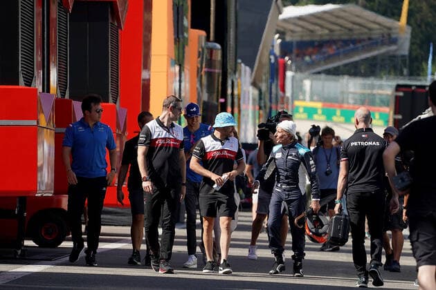 FORMULA 1 ROLEX BELGIAN GRAND PRIX 2022 25.08.2022, Circuit de Spa-Francorchamps, Spa-Franchorchamps, FORMULA 1 ROLEX BELGIAN GRAND PRIX 2022 , im Bild Valtteri Bottas (FIN), Alfa Romeo F1 Team ORLEN, Emerson Fittipaldi