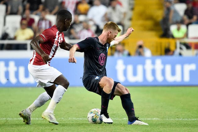 220825 Max-Alain Gradel of Sivasspor and Anders Christiansen of Malmö FF during the UEFA Europa League play-off match between Sivasspor and Malmö FF on August 25, 2022 in Sivas. Photo: Christian Örnberg BILDBYRAN COP 166 CO0221 fotboll football soccer fotball uefa europa league play-off sivasspor malmö ff bbeng Copyright: CHRISTIANxÖRNBERG BB220825CO033