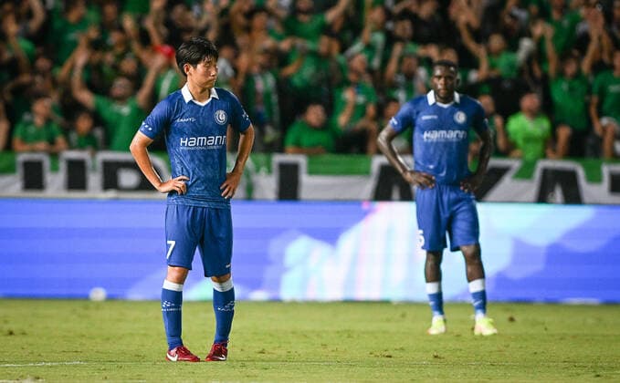 Gent s Hyunseok Hong looks dejected during a soccer game between Cypriot Omonia Nicosia and Belgian KAA Gent in Nicosia, Cyprus on Thursday 25 August 2022, the return leg of the play-offs for the UEFA Europa League competition. DAVIDxCATRY  x40931794x