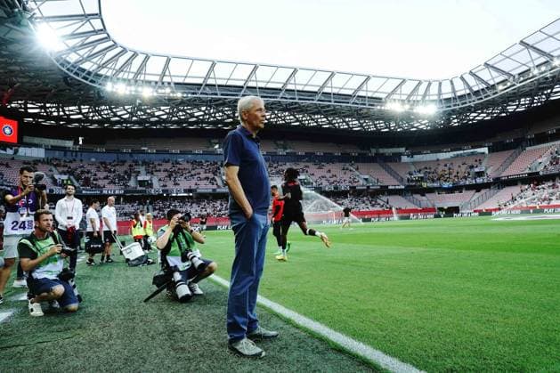 Lucien Favre (entraineur de l OGC Nice) FOOTBALL : OGC Nice vs Maccabi Tel Aviv - Barrage retour de confÃ rence Ligue - Nice - 25 08 2022 NorbertScanella Panoramic 