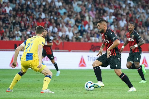 Andy Delort (OGC Nice) - Sheran Yeini (Maccabi Tel Aviv) FOOTBALL : OGC Nice vs Maccabi Tel Aviv - Barrage retour de confÃ rence Ligue - Nice - 25 08 2022 NorbertScanella Panoramic 