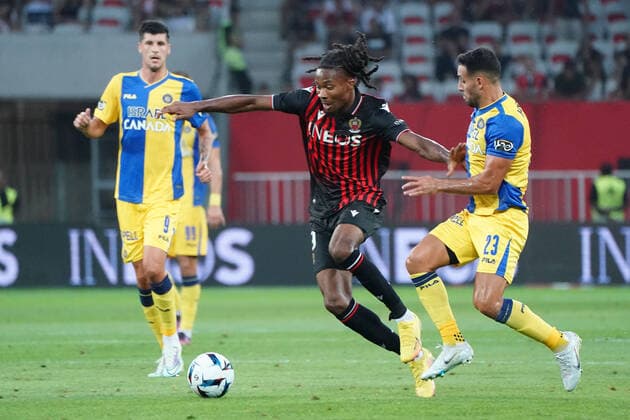 Khephren Thuram (OGC Nice) - Eyal Golasa (Maccabi Tel Aviv) FOOTBALL : OGC Nice vs Maccabi Tel Aviv - Barrage retour de confÃ rence Ligue - Nice - 25 08 2022 NorbertScanella Panoramic 