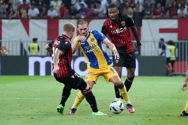 Stipe Perica (Maccabi Tel Aviv) - Melvin Bard (OGC Nice) FOOTBALL : OGC Nice vs Maccabi Tel Aviv - Barrage retour de confÃ rence Ligue - Nice - 25 08 2022 NorbertScanella Panoramic 