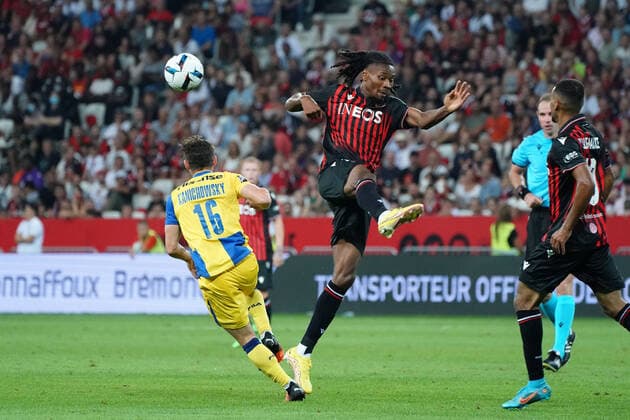 Khephren Thuram (OGC Nice) - Gavriel Kanichowsky (Maccabi Tel Aviv) FOOTBALL : OGC Nice vs Maccabi Tel Aviv - Barrage retour de confÃ rence Ligue - Nice - 25 08 2022 NorbertScanella Panoramic 