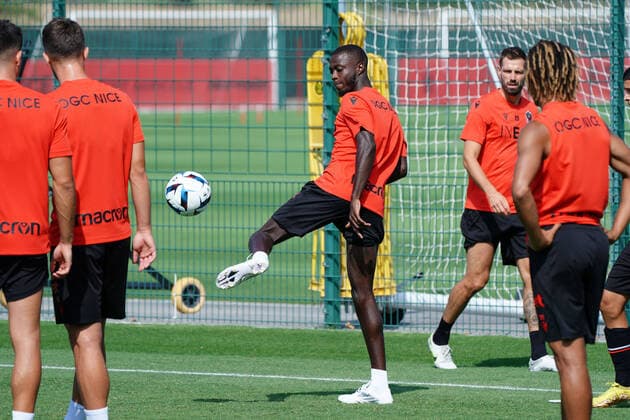 Nicolas Pepe (OGC Nice) FOOTBALL : Entrainement de l™OGC Nice - Nice - 26 08 2022 NorbertScanella Panoramic 