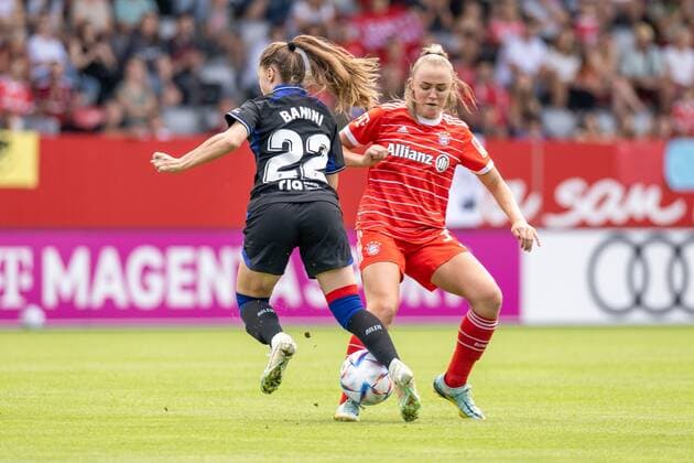 Estefania Banini 22 (Atletico Madrid), Georgia Stanway 31 (FC Bayern Frauen), FC Bayern Frauen Muenchen vs. Atletico Madrid, Testspiel, 260822 DFL REGULATIONS PROHIBIT ANY USE OF PHOTOGRAPHS AS IMAGE SEQUENCES AND OR QUASI VIDEO. (kolbert-press) Muenchen Bayern Deutschland