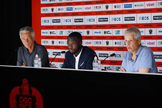 Jean Pierre Rivere (president de l OGC Nice) - Nicolas Pepe (OGC Nice) - Lucien Favre (entraineur de l OGC Nice) FOOTBALL : PrÃ sentation de Nicolas Pepe - Nice - 26 08 2022 NorbertScanella Panoramic 