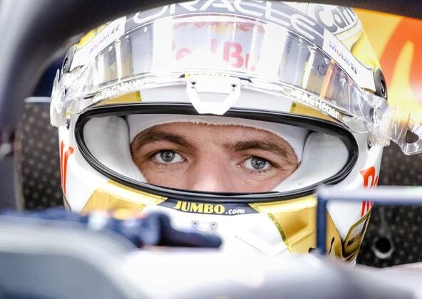 SPA - Max Verstappen (Red Bull Racing) in his pit box during the 2nd practice session ahead of the F1 Grand Prix of Belgium at the Circuit de Spa-Francorchamps on August 26, 2022 in SPA, Belgium. ANP SEM VAN DER WAL F1 Grand Prix of Belgium, Practice 2 2022 xVIxANPxSportx xxANPxIVx