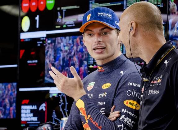 SPA - Max Verstappen (Red Bull Racing) in his pit box during the 2nd practice session ahead of the F1 Grand Prix of Belgium at the Circuit de Spa-Francorchamps on August 26, 2022 in SPA, Belgium. ANP SEM VAN DER WAL F1 Grand Prix of Belgium, Practice 2 2022 xVIxANPxSportx xxANPxIVx