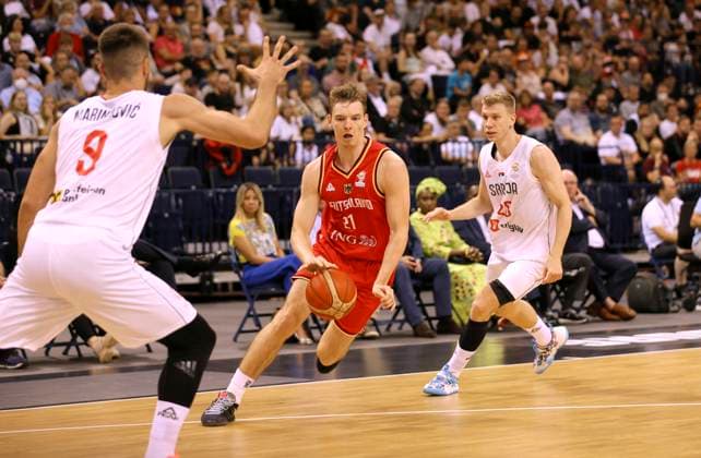 Photo : am Ball Justus Hollatz ( Germany ) gegen Ognjen Jaramaz (rechts) Basketball - Supercup Sat. 20.08. 2022 4 Nations Cup in Hamburg Deutschland - Serbien