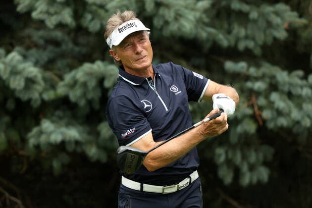Sport Themen der Woche KW34 Sport Bilder des Tages The Ally Challenge Bernhard Langer of Germany tees off on the second tee during the first round of The Ally Challenge presented by McLaren at Warwick Hills Golf & Country Club, Grand Blanc, MI, USA Friday, August 26, 2022. Grand Blanc Michigan United States  Copyright: xJorgexLemusx originalFilename:lemus-theallyc220826_npygA.jpg