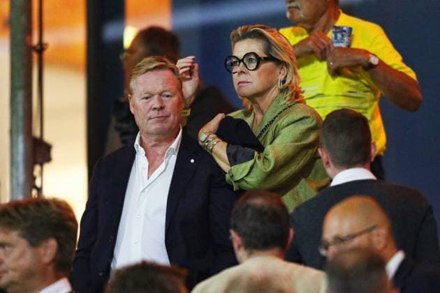 VELSEN, 26-08-2022, Buko Stadion. Dutch Football, Keuken Kampioen Divisie, season 2022 2023. Ronald Koemand and Bartina Koeman are present in the stadium watching the game of their son, goalkeeper Ronald Koeman of Telstar, during the match Telstar - Helmond (2-1). Telstar - Helmond Sport  x17965818x Copyright: