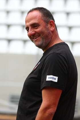 Sport Themen der Woche KW34 Trainer Frank Schmidt (Heidenheim) SV Darmstadt 98 vs 1. FC Heidenheim, Fussball, 2. Bundesliga, 27.08.2022 DFL REGULATIONS PROHIBIT ANY USE OF PHOTOGRAPHS AS IMAGE SEQUENCES AND OR QUASI-VIDEO SV Darmstadt 98 vs 1. FC Heidenheim, Fussball, 2. Bundesliga, 27.08.2022 Darmstadt *** Coach Frank Schmidt Heidenheim SV Darmstadt 98 vs 1 FC Heidenheim, Football, 2 Bundesliga, 27 08 2022 DFL REGULATES PROHIBIT ANY USE OF PHOTOGRAPHS AS IMAGE SEQUENCES AND OR QUASI VIDEO SV Darmstadt 98 vs 1 FC Heidenheim, Football, 2 Bundesliga, 27 08 2022 Darmstadt Copyright: xEibner-Pressefotox EP_RWS