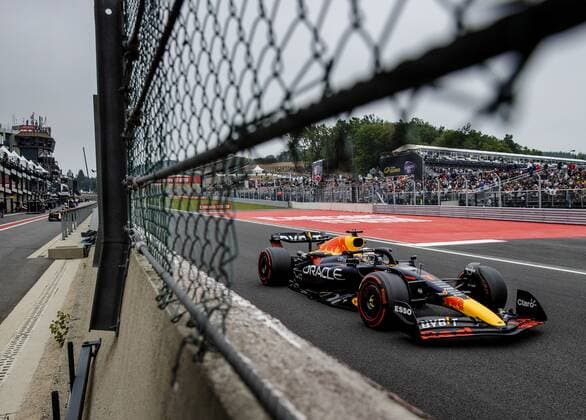 SPA - Max Verstappen (1) with the Oracle Red Bull Racing RB18 Honda during the 3rd practice session ahead of the F1 Grand Prix of Belgium at the Circuit de Spa-Francorchamps on August 27, 2022 in SPA, Belgium. ANP SEM VAN DER WAL F1 Grand Prix of Belgium, Practice 3 2022 xVIxANPxSportx xxANPxIVx