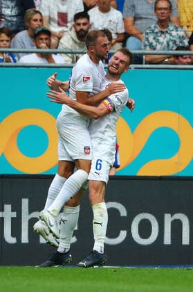 Sport Themen der Woche KW34 Sport Bilder des Tages Jonas Foehrenbach (Heidenheim) und Patrick Mainka (Heidenheim, rechts) feiern das Tor zum 1:1 gegen Darmstadt durch Mainka SV Darmstadt 98 vs 1. FC Heidenheim, Fussball, 2. Bundesliga, 27.08.2022 DFL REGULATIONS PROHIBIT ANY USE OF PHOTOGRAPHS AS IMAGE SEQUENCES AND OR QUASI-VIDEO SV Darmstadt 98 vs 1. FC Heidenheim, Fussball, 2. Bundesliga, 27.08.2022 Darmstadt *** Jonas Foehrenbach Heidenheim and Patrick Mainka Heidenheim, right celebrate the goal to 1 1 against Darmstadt by Mainka SV Darmstadt 98 vs 1 FC Heidenheim, Soccer, 2 Bundesliga, 27 08 2022 DFL REGULATES PROHIBIT ANY USE OF PHOTOGRAPHS AS IMAGE SEQUENCES AND OR QUASI VIDEO SV Darmstadt 98 vs 1 FC Heidenheim, Soccer, 2 Bundesliga, 27 08 2022 Darmstadt Copyright: xEibner-Pressefotox EP_RWS