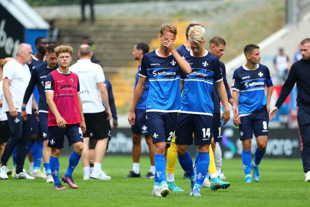 Sport Themen der Woche KW34 Oscar Vilhelmsson (Darmstadt, links) und Magnus Warming (Darmstadt) sind enttaeuscht ueber das Unentschieden gegen Heidenheim SV Darmstadt 98 vs 1. FC Heidenheim, Fussball, 2. Bundesliga, 27.08.2022 DFL REGULATIONS PROHIBIT ANY USE OF PHOTOGRAPHS AS IMAGE SEQUENCES AND OR QUASI-VIDEO SV Darmstadt 98 vs 1. FC Heidenheim, Fussball, 2. Bundesliga, 27.08.2022 Darmstadt *** Oscar Vilhelmsson Darmstadt, left, and Magnus Warming Darmstadt are disappointed with the draw against Heidenheim SV Darmstadt 98 vs 1 FC Heidenheim, Soccer, 2 Bundesliga, 27 08 2022 DFL REGULATES PROHIBIT ANY USE OF PHOTOGRAPHS AS IMAGE SEQUENCES AND OR QUASI VIDEO SV Darmstadt 98 vs 1 FC Heidenheim, Soccer, 2 Bundesliga, 27 08 2022 Darmstadt Copyright: xEibner-Pressefotox EP_RWS