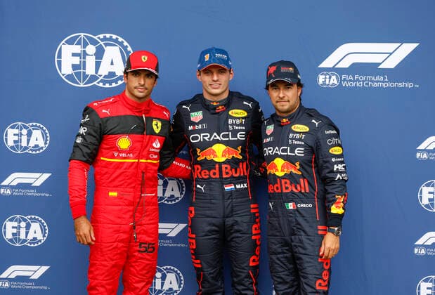 Sport Bilder des Tages 55 Carlos Sainz (ESP, Scuderia Ferrari), 1 Max Verstappen (NLD, Oracle Red Bull Racing), 11 Sergio Perez (MEX, Oracle Red Bull Racing), F1 Grand Prix of Belgium at Circuit de Spa-Francorchamps on August 27, 2022 in Spa-Francorchamps, Belgium. (Photo by HOCH ZWEI) Spa-Francorchamps Belgium