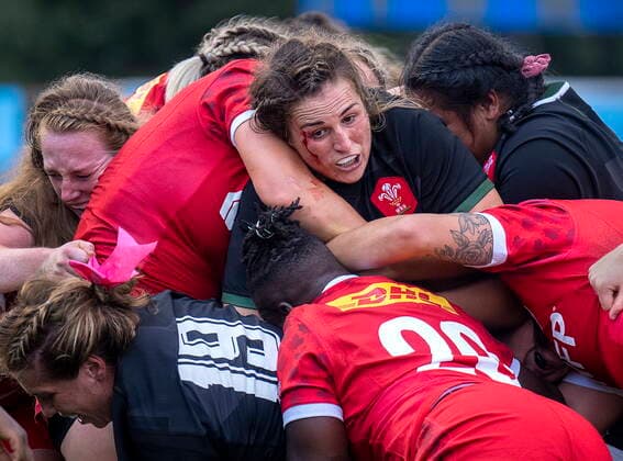 Sport Themen der Woche KW34 Sport Bilder des Tages August 27, 2022, Halifax, NS, Canada: Wales Siwan Lillicrap, bleeding from a head wound, carries the ball as they play the Canadian Senior Women s 15s team in test match rugby second half action in Halifax on Saturday, August 27, 2022. Canada won 31-3. Siwan Lillicrap  - ZUMAc35_ 20220827_zaf_c35_108 Copyright: xAndrewxVaughanx