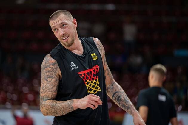 Bilder des Jahres 2022, Sport 08 August Sport Themen der Woche KW34 Sport Bilder des Tages Basketball München 28.08.2022 World Cup European Qualifiers Deutschland (GER) - Slowenien (SLO) Daniel Theis (Deutschland, No.10) Training *** Basketball Munich 28 08 2022 World Cup European Qualifiers Germany GER Slovenia SLO Daniel Theis Germany, No 10 Training