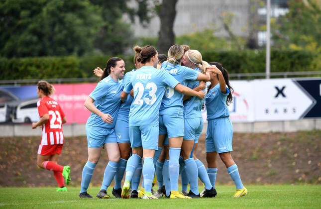 Fussball, Frauen, Saison 2022 2023, Regionalliga Nordost (1. Spieltag), FC Viktoria 1889 Berlin - 1. FC Union Berlin, Viktoria jubelt nach Tor zum 1:0 durch Vanessa Lux (Viktoria Berlin), 28.08. 2022, Copyright: xSebastianxRäppold MatthiasxKochx