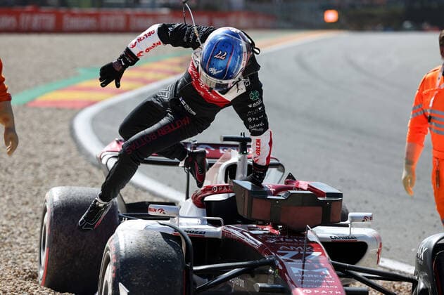 BOTTAS Valtteri (fin), Alfa Romeo F1 Team ORLEN C42, portrait crash, accident, during the Formula 1 Rolex Belgian Grand Prix 2022, 14th round of the 2022 FIA Formula One World Championship, WM, Weltmeisterschaft from August 26 to 28, 2022 on the Circuit de Spa-Francorchamps, in Francorchamps, Belgium - F1 - BELGIAN GRAND PRIX 2022 - RACE DPPI Panoramic GOOD6933