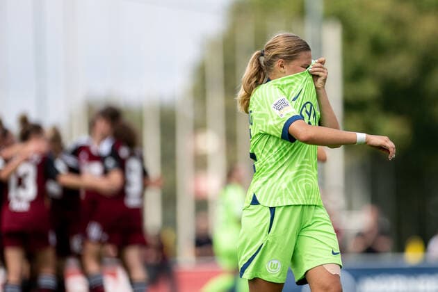 - 28.08.2022 - Fussball - Saison 2022 2023 - 2. Frauen - Fussball - Bundesliga - 1. Spieltag - 1. FC Nürnberg FCN ( Club ) - VFL Wolfsburg II - ThHa - Sophia Koschick (25, VFL Wolfsburg II ) traurig enttäuscht