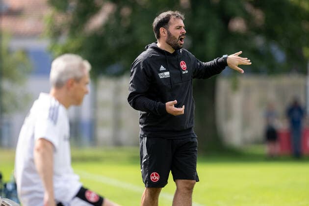 - 28.08.2022 - Fussball - Saison 2022 2023 - 2. Frauen - Fussball - Bundesliga - 1. Spieltag - 1. FC Nürnberg FCN ( Club ) - VFL Wolfsburg II - ThHa - Thomas Flakus ( Trainer 1. FC Nürnberg FCN )