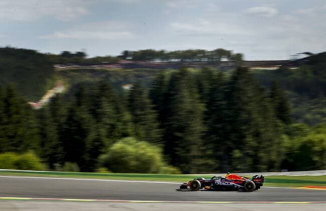 SPA - Max Verstappen (1) with the Oracle Red Bull Racing RB18 Honda during the F1 Grand Prix of Belgium at the Circuit de Spa-Francorchamps on August 29, 2022 in SPA, Belgium. REMKO DE WAAL F1 Grand Prix of Belgium 2022 xVIxANPxSportx xxANPxIVx